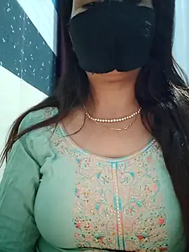 Snapshot of Aishwaryaa_69 chatting on 03/20/25, 03:45 Aishwaryaa 69 online show from 03/20/25, 03:45