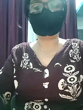 Snapshot of Aishwaryaa_69 chatting on 09/11/25, 03:12 Aishwaryaa 69 online show from 09/11/25, 03:12