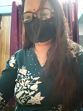 Snapshot of Aishwaryaa_69 chatting on 09/18/25, 09:00 Aishwaryaa 69 online show from 09/18/25, 09:00