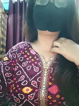 Snapshot of Aishwaryaa_69 chatting on 09/20/25, 02:45 Aishwaryaa 69 online show from 09/20/25, 02:45