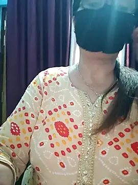 Snapshot of Aishwaryaa_69 chatting on 09/27/25, 08:08 Aishwaryaa 69 online show from 09/27/25, 08:08