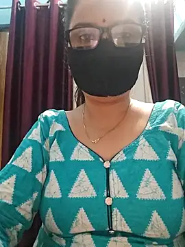 Snapshot of Aishwaryaa_69 chatting on 10/08/25, 09:40 Aishwaryaa 69 online show from 10/08/25, 09:40