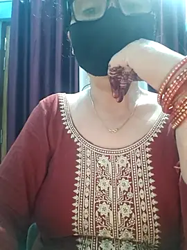 Snapshot of Aishwaryaa_69 chatting on 10/11/25, 01:49 Aishwaryaa 69 online show from 10/11/25, 01:49