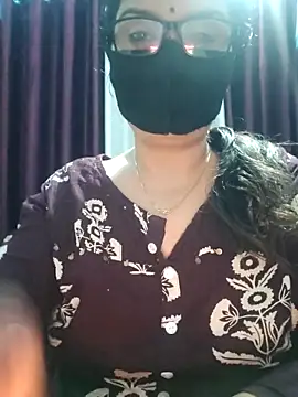 Snapshot of Aishwaryaa_69 chatting on 10/11/25, 04:16 Aishwaryaa 69 online show from 10/11/25, 04:16