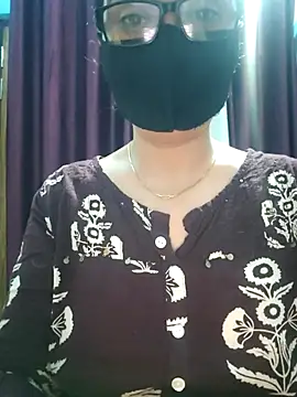 Snapshot of Aishwaryaa_69 chatting on 10/12/25, 04:22 Aishwaryaa 69 online show from 10/12/25, 04:22