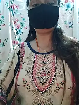 Snapshot of Aishwaryaa_69 chatting on 10/14/25, 02:45 Aishwaryaa 69 online show from 10/14/25, 02:45