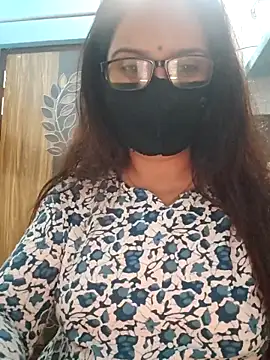 Snapshot of Aishwaryaa_69 chatting on 10/16/25, 11:22 Aishwaryaa 69 online show from 10/16/25, 11:22