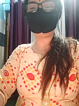 Snapshot of Aishwaryaa_69 chatting on 10/18/25, 02:36 Aishwaryaa 69 online show from 10/18/25, 02:36