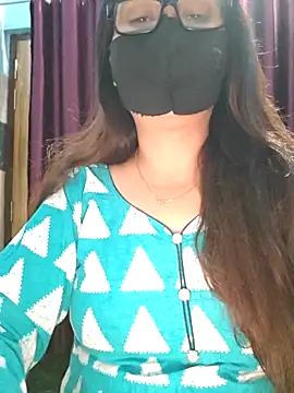 Snapshot of Aishwaryaa_69 chatting on 10/19/25, 06:36 Aishwaryaa 69 online show from 10/19/25, 06:36