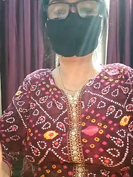 Snapshot of Aishwaryaa_69 chatting on 10/19/25, 06:41 Aishwaryaa 69 online show from 10/19/25, 06:41