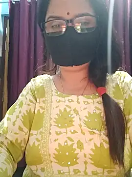 Snapshot of Aishwaryaa_69 chatting on 10/21/25, 01:50 Aishwaryaa 69 online show from 10/21/25, 01:50