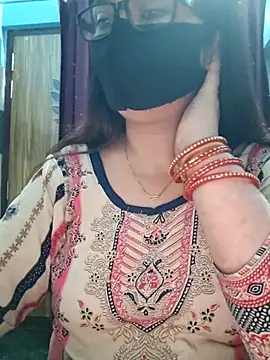 Snapshot of Aishwaryaa_69 chatting on 10/28/25, 02:26 Aishwaryaa 69 online show from 10/28/25, 02:26