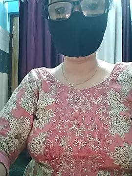 Snapshot of Aishwaryaa_69 chatting on 11/07/25, 02:44 Aishwaryaa 69 online show from 11/07/25, 02:44