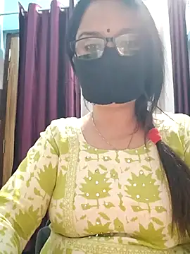 Snapshot of Aishwaryaa_69 chatting on 11/09/25, 09:29 Aishwaryaa 69 online show from 11/09/25, 09:29