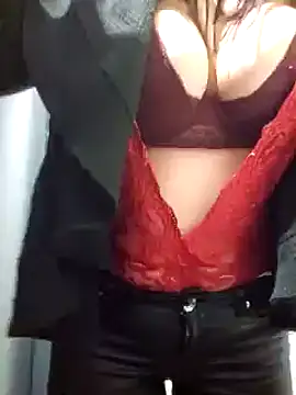 Snapshot of Kitty_Doll69 chatting on 02/16/25, 09:15 Kitty Doll69 online show from 02/16/25, 09:15