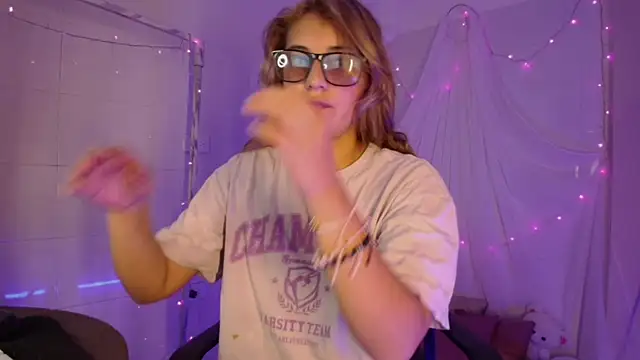 Giia paiige18 online show from 11/14/25, 10:07