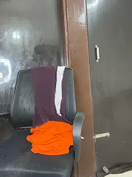 Snapshot of Cute-Russian chatting on 10/11/25, 04:44 Cute-Russian online show from 10/11/25, 04:44