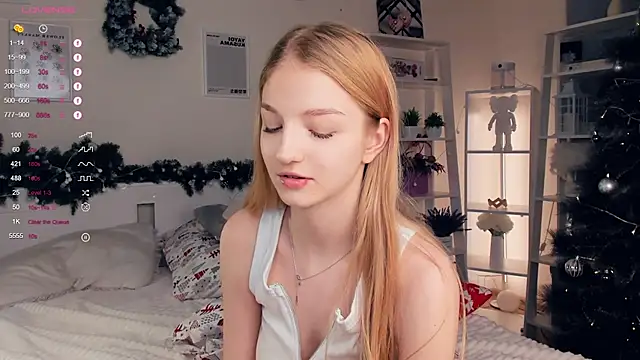 Snapshot of YuNabif chatting on 12/28/24, 11:09 YuNabif online show from 12/28/24, 11:09