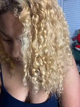 MaryAlbuquerque online show from 11/17/25, 10:15