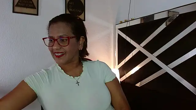 Snapshot of elizabeth_mature23 chatting on 09/09/25, 12:37 elizabeth mature23 online show from 09/09/25, 12:37