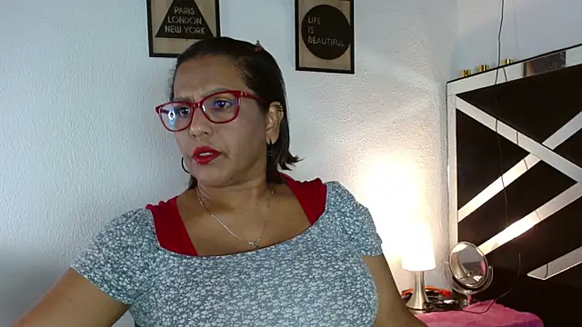 Snapshot of elizabeth_mature23 chatting on 10/12/25, 04:06 elizabeth mature23 online show from 10/12/25, 04:06