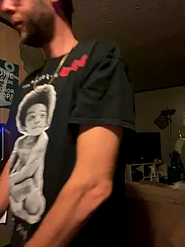 Snapshot of denverfwb chatting on 10/11/25, 02:33 denverfwb online show from 10/11/25, 02:33