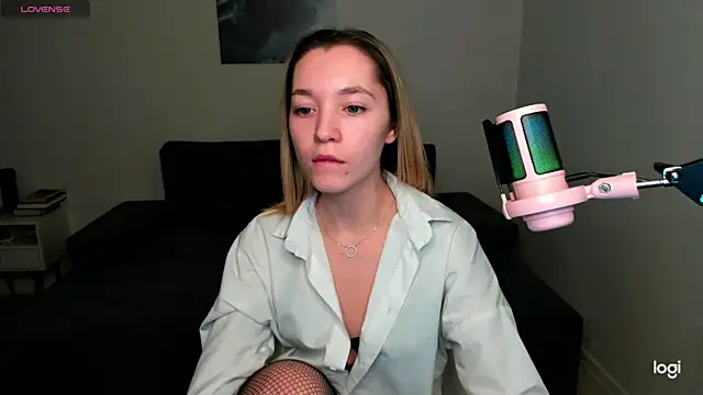 MiaThaine online show from 12/14/24, 05:03