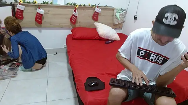 Snapshot of Zamu_1992 chatting on 12/17/24, 07:48 Zamu 1992 online show from 12/17/24, 07:48