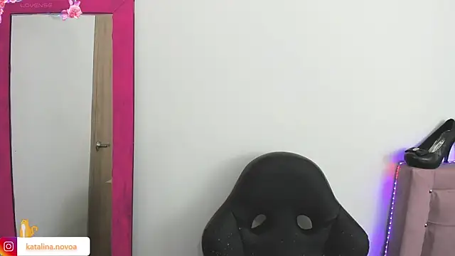 Snapshot of Katalina_novoa chatting on 02/01/25, 12:40 Katalina novoa online show from 02/01/25, 12:40