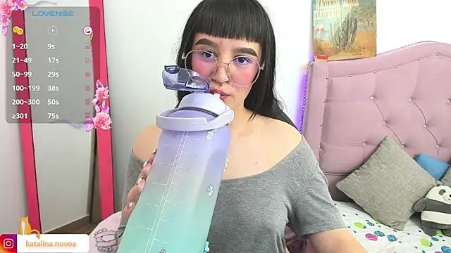 Snapshot of Katalina_novoa chatting on 03/03/25, 02:47 Katalina novoa online show from 03/03/25, 02:47
