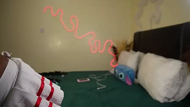 Snapshot of _Watuluv_ chatting on 01/31/25, 08:43  Watuluv  online show from 01/31/25, 08:43