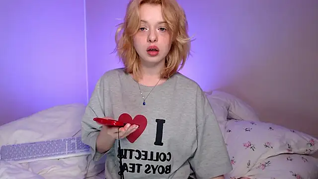 KatieMelone online show from 10/09/25, 05:22