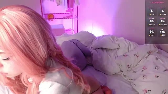 KatieMelone online show from 10/28/25, 12:03