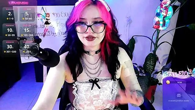 Snapshot of annie_berry chatting on 12/19/24, 12:45 annie berry online show from 12/19/24, 12:45