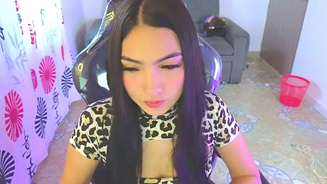 Snapshot of keity_moon chatting on 09/10/25, 02:28 keity moon online show from 09/10/25, 02:28