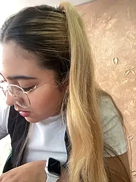 Miabonnett  online show from 03/21/25, 03:13