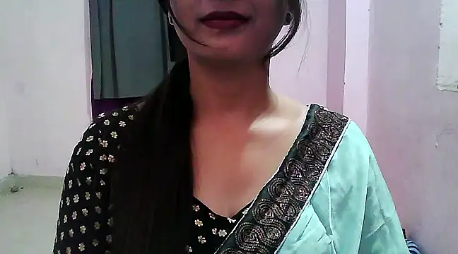 Snapshot of Model-Tanya chatting on 02/04/25, 02:43 Model-Tanya online show from 02/04/25, 02:43