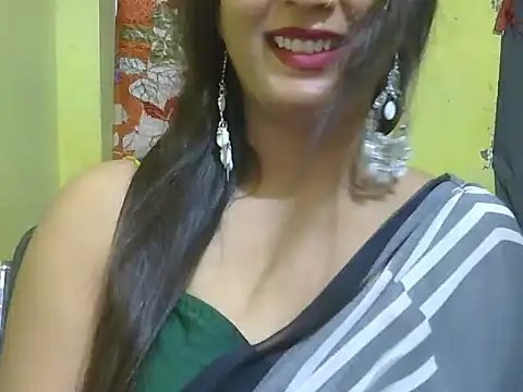 Snapshot of Model-Tanya chatting on 02/10/25, 10:53 Model-Tanya online show from 02/10/25, 10:53