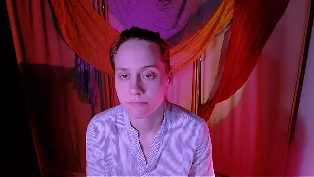 Snapshot of Malinax chatting on 11/07/25, 10:32 Malinax online show from 11/07/25, 10:32