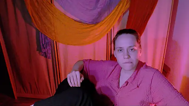 Snapshot of Malinax chatting on 11/13/25, 10:41 Malinax online show from 11/13/25, 10:41