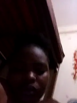 Snapshot of freaky_belle chatting on 11/08/25, 03:07 freaky belle online show from 11/08/25, 03:07