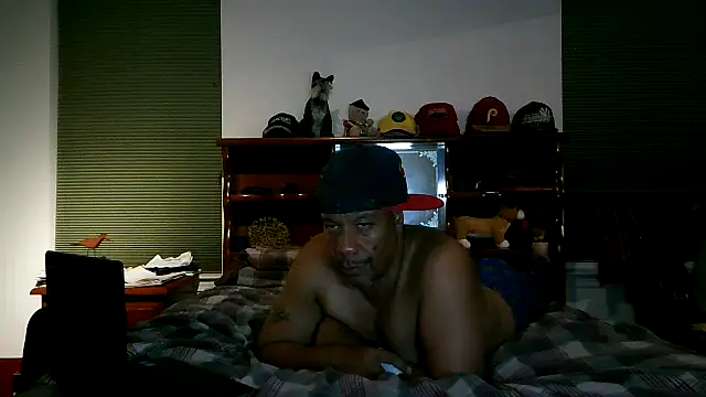 Snapshot of pimpdaddy4ever chatting on 10/18/25, 01:19 pimpdaddy4ever online show from 10/18/25, 01:19