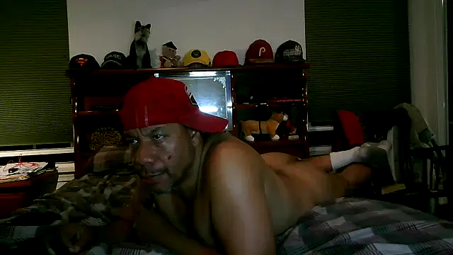 Snapshot of pimpdaddy4ever chatting on 10/24/25, 06:54 pimpdaddy4ever online show from 10/24/25, 06:54