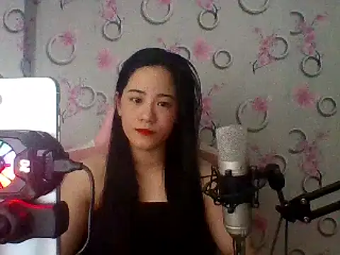 Snapshot of Nana-68 chatting on 02/14/25, 08:31 Nana-68 online show from 02/14/25, 08:31