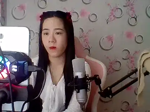 Snapshot of Nana-68 chatting on 02/17/25, 07:37 Nana-68 online show from 02/17/25, 07:37