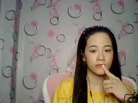 Snapshot of Nana-68 chatting on 09/30/25, 01:38 Nana-68 online show from 09/30/25, 01:38