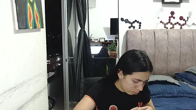 Liza Thurner online show from 01/05/25, 12:31