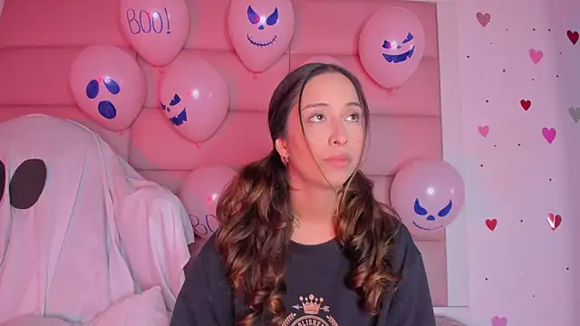 little-Emma online show from 10/13/25, 12:21