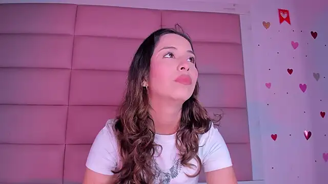 little-Emma online show from 10/17/25, 03:20