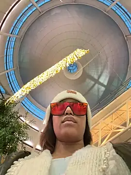 Snapshot of Black_Dolll chatting on 11/06/25, 02:18 Black Dolll online show from 11/06/25, 02:18